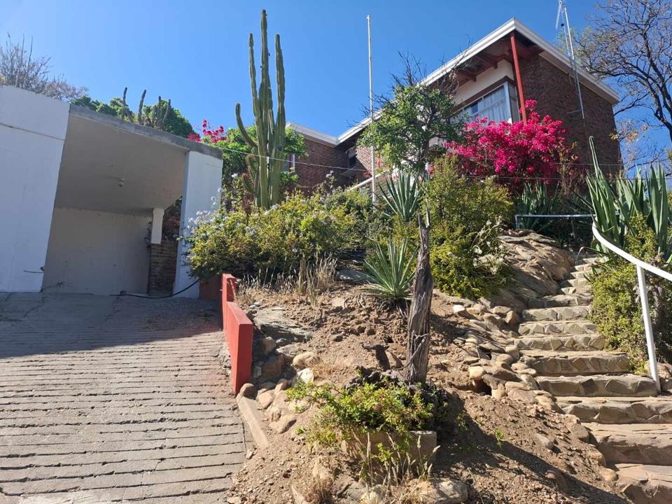 4 Bedroom House for Sale in Eros Park