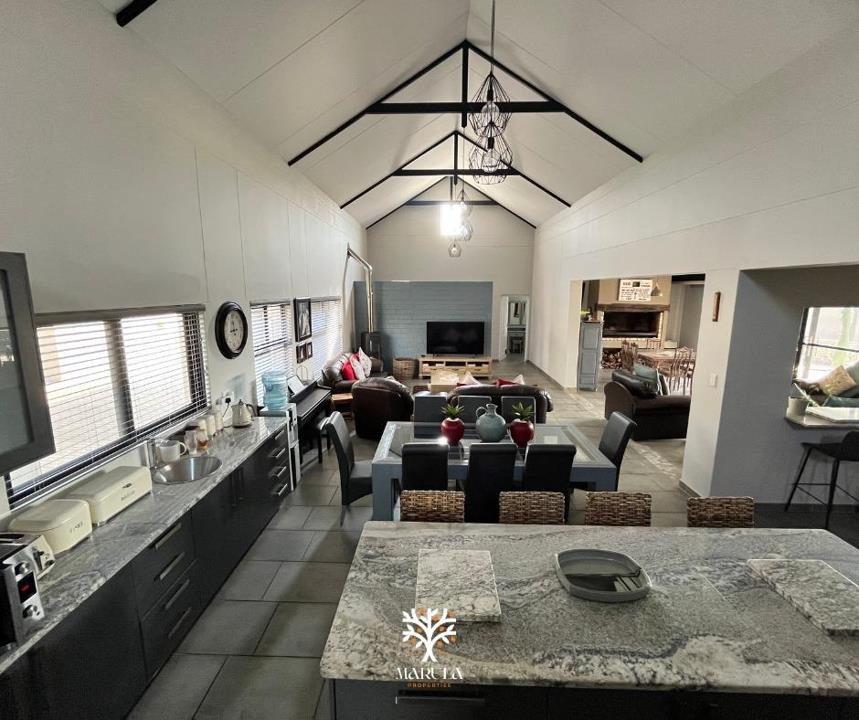 4 Bedroom House for Sale in Omeya Golf Estate